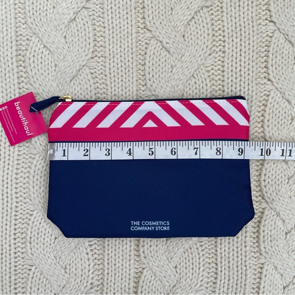 (Free w/ Bundle) The Cosmetics Company Store Makeup Pouch - Picture 4 of 6
